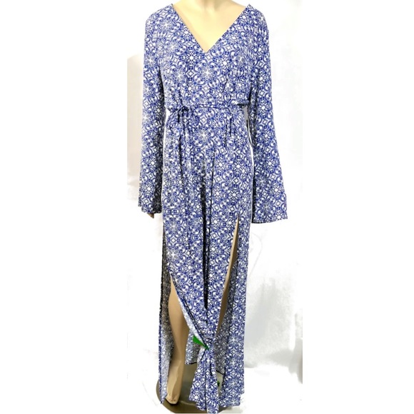 Lulu's Mandala Daydream Blue PrintMaxi Dress- Size S Side Slits Blue/White NWOT - Picture 5 of 7